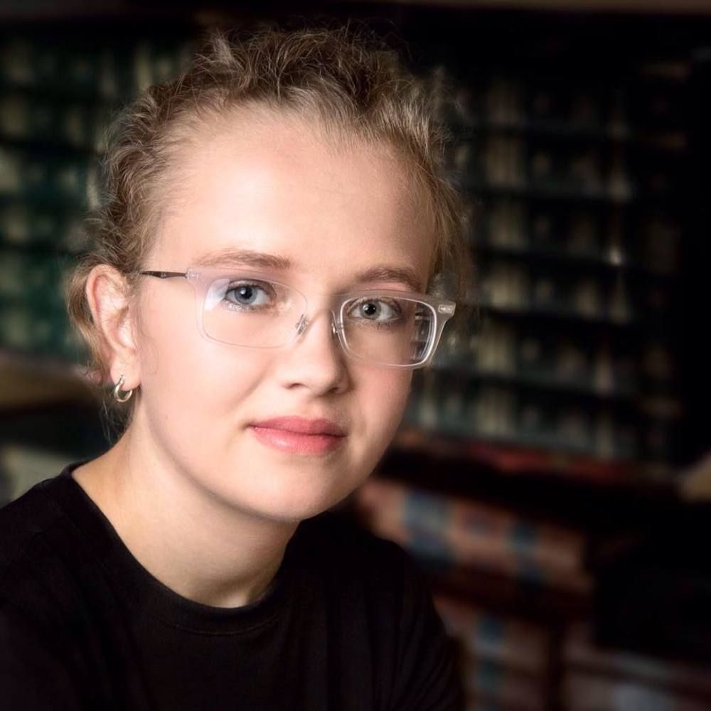 Meet your Posher, Andrea